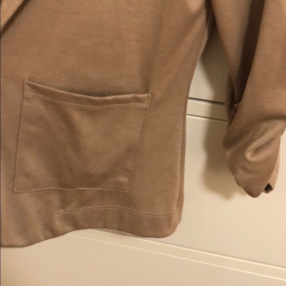 Blazer - Picture 4 of 4